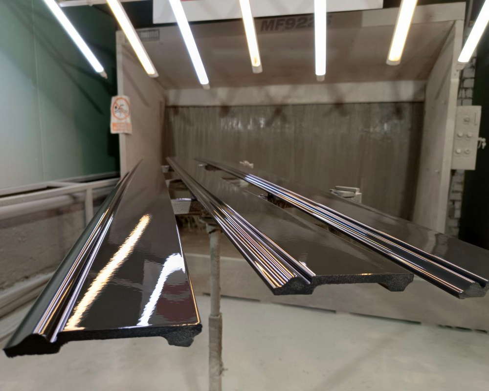 Плинтус ПОЛИСТИРОЛ HI WOOD B140 140мм х 17.5мм х 2,0м. Окраска включена в стоимость