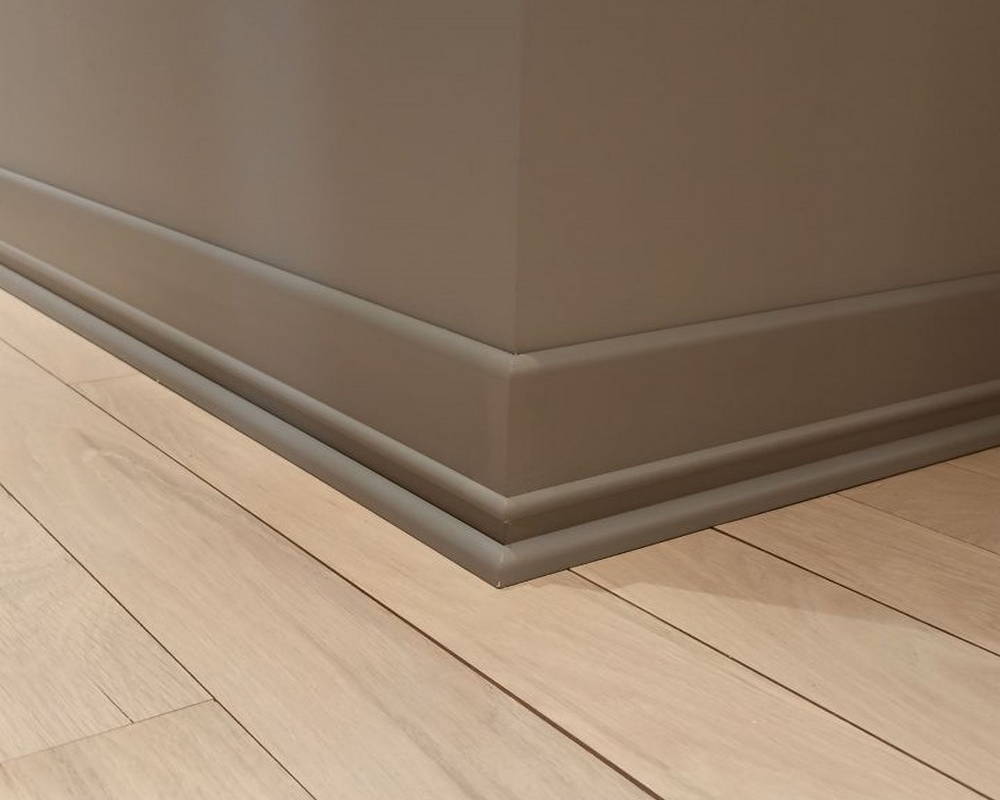 Плинтус NMC FD21 Wallstyl 130*20*2000. Окраска включена в стоимость