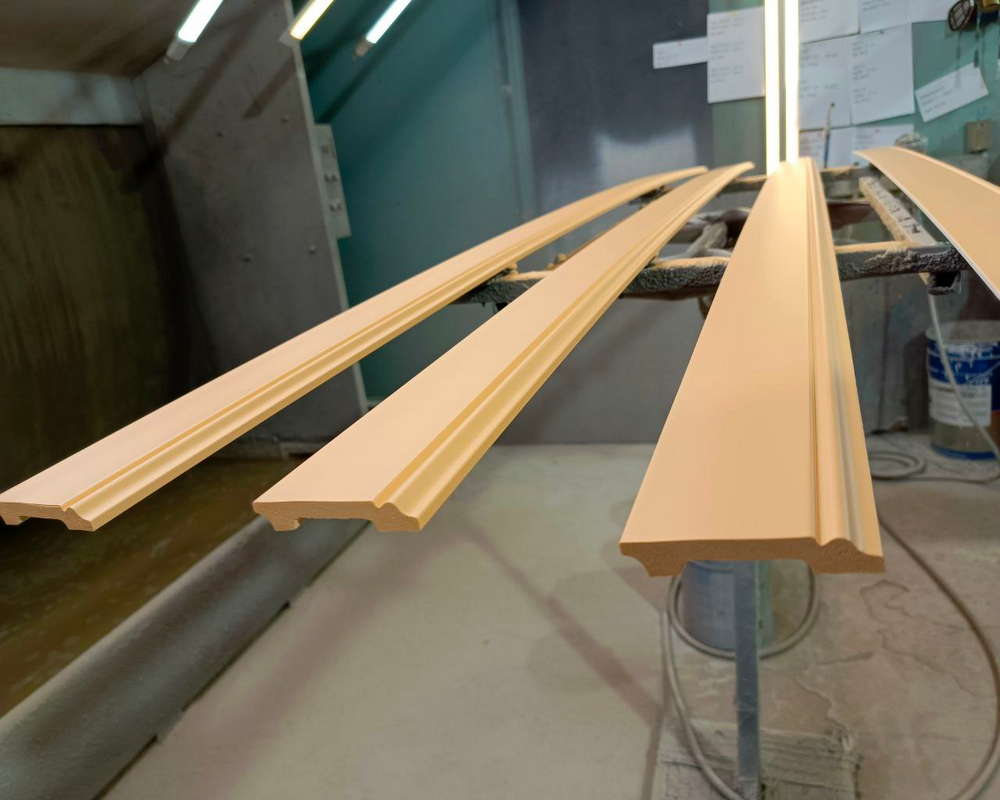 Плинтус полистирол Волшебная Палочка  MSPOL 110 120*15*2000 Окраска включена в стоимость