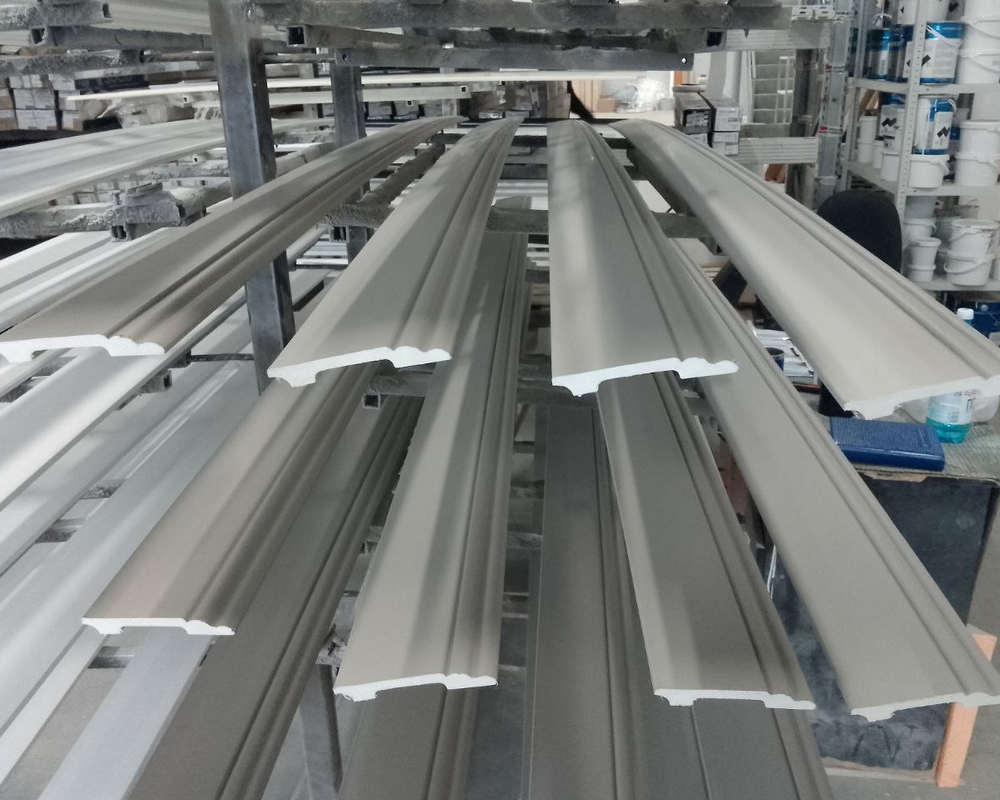 Плинтус полистирол Волшебная Палочка  MSPOL 110 120*15*2000 Окраска включена в стоимость