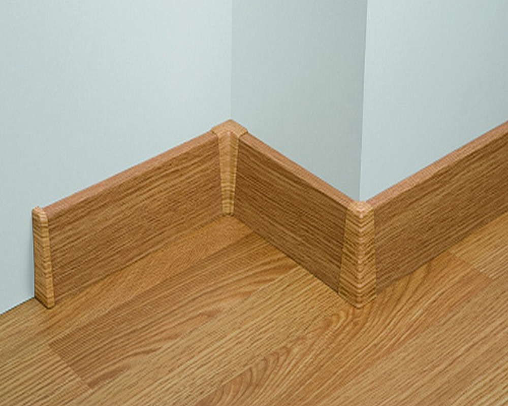 Плинтус ПВХ Salag Lima 72мм 2,5м LY0001 Дуб Сканди