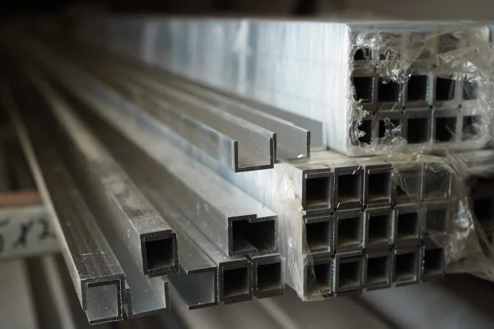 Швеллер 10*12*10 мм Шв 02.2000.502л Золото. Цена за 5 штук.