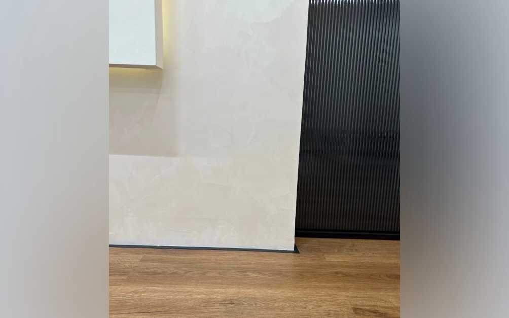 Микроплинтус AL16X5-03 16х6х2000мм Чёрный Анод