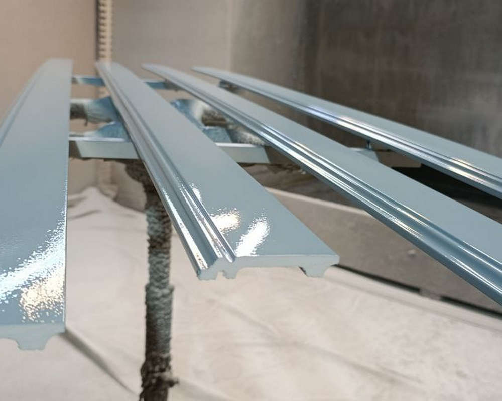 Плинтус полистирол Волшебная Палочка  MSPOL 110 120*15*2000 Окраска включена в стоимость