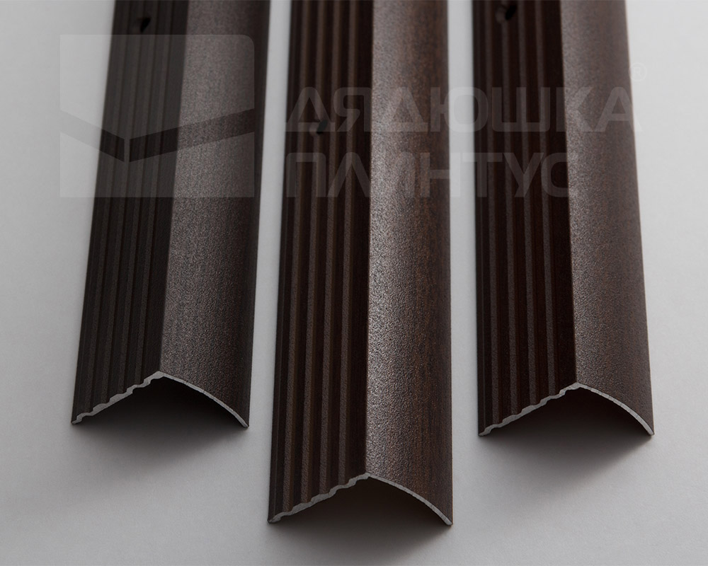 Порог угловой ПУ 04.900.085 Клен