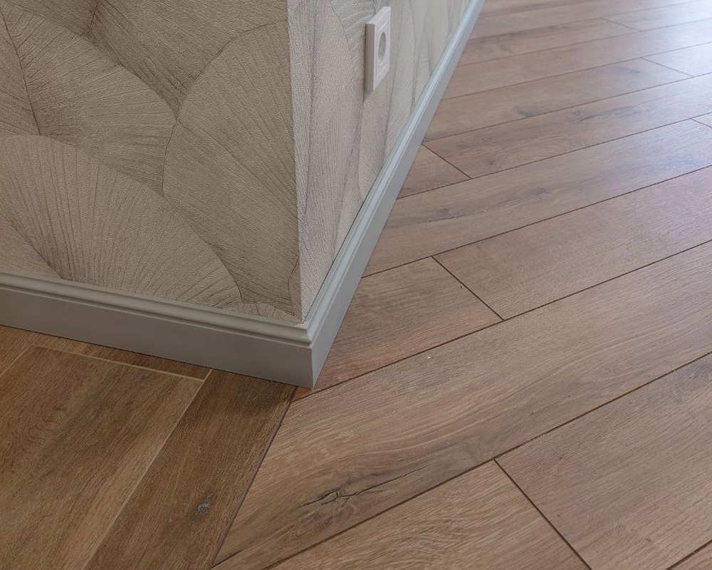 Плинтус из полистирола высокой плотности Волшебная Палочка 100*13*2000. MSPOL 103 Белый под покраску