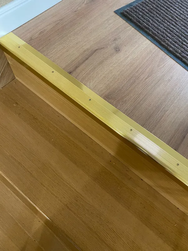 Порог угловой ПУ 02.900.088 Орех