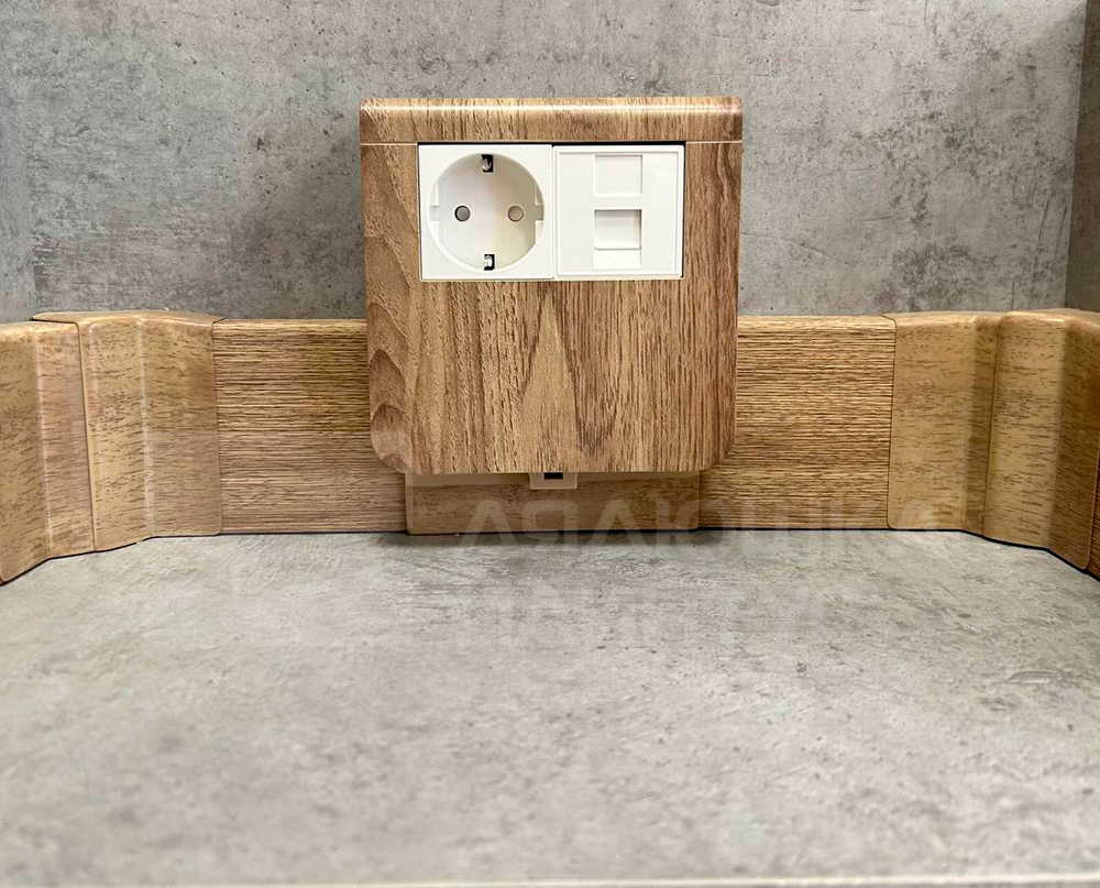 Монтажный бокс под две розетки 45х45 мм, компл.