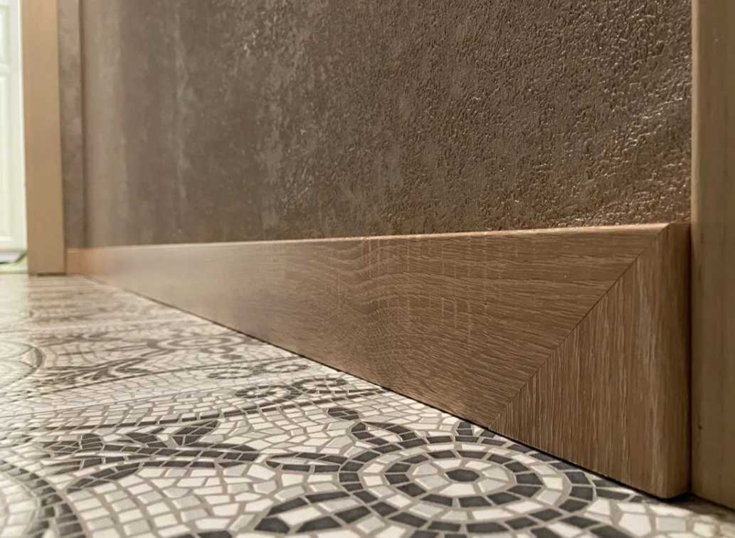 Плинтус напольный Arbiton Integra 18 Дуб Лофт