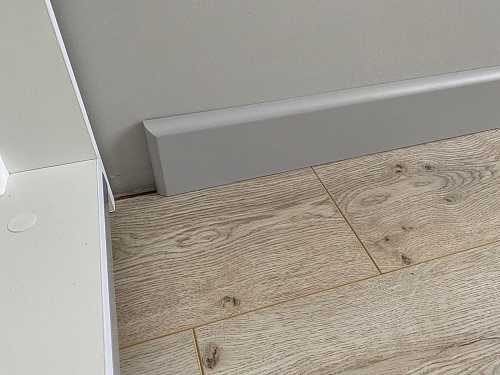 Плинтус МДФ Лука Пл 100-1МДФ.2700.Point line 24062 Айс грей