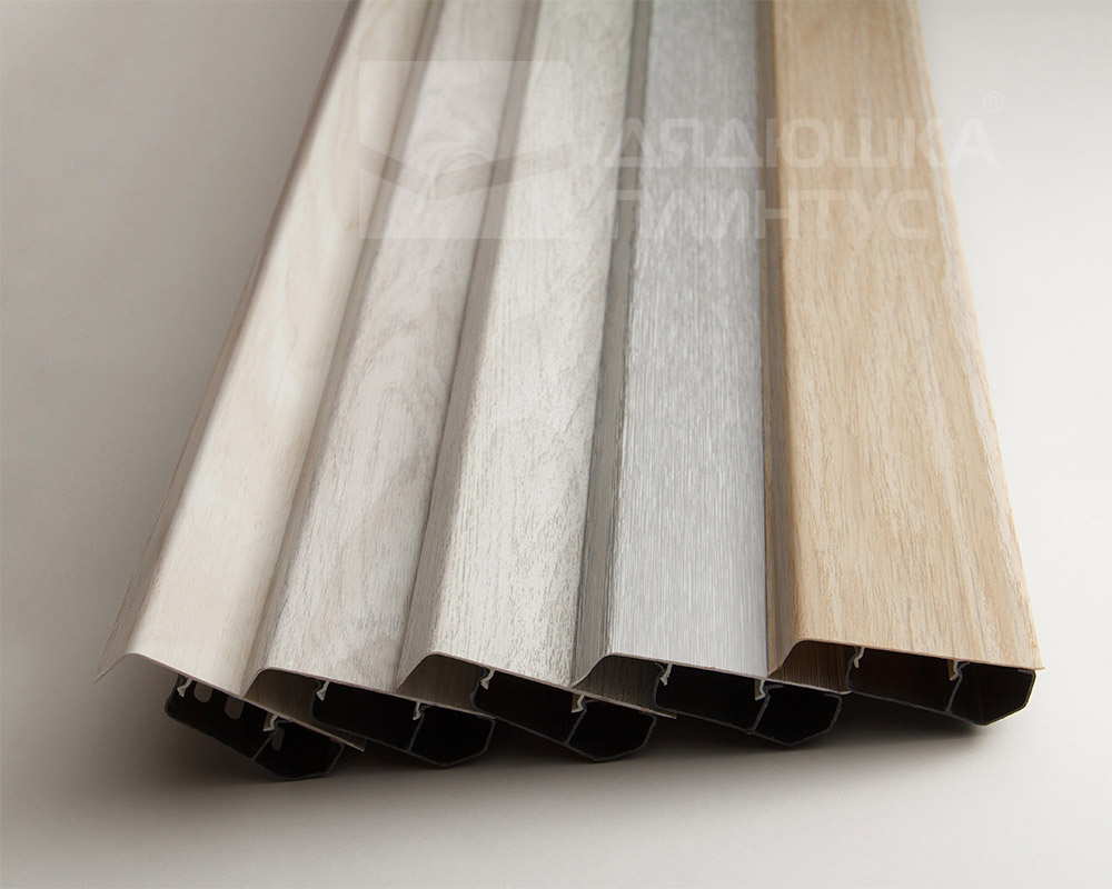 Плинтус ПВХ Волшебная палочка 70мм Home 2,2м 7018