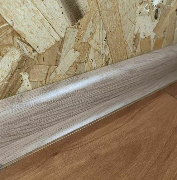 Плинтус ПВХ Волшебная палочка 58мм 2,2м 5815