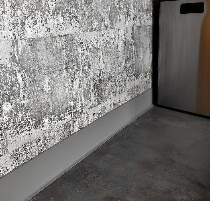 Плинтус ХДФ Dollken S60 60мм х 2,575м 1209 Антрацит RAL 7016