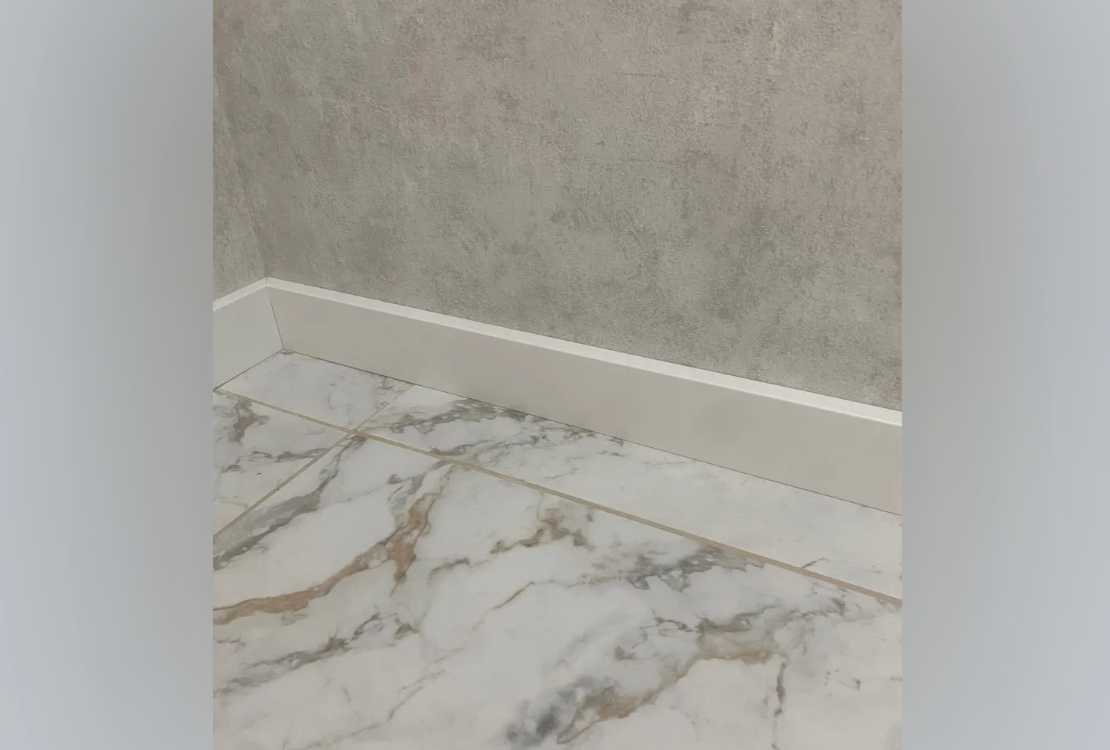 Плинтус напольный Arbiton Integra 01 Белый