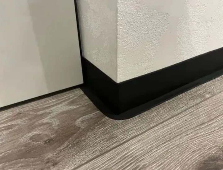 Плинтус ПВХ гибкий Flex 24 м. Черный