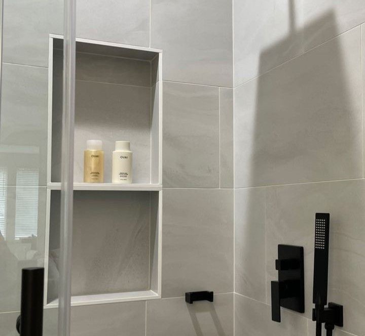 Алюминиевый внутренний профиль универсальный ПО-В9 (92481PF7)  белый муар 2,7 м.