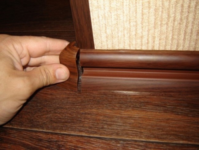 Плинтус ПВХ Волшебная палочка 58мм 2,2м 5817