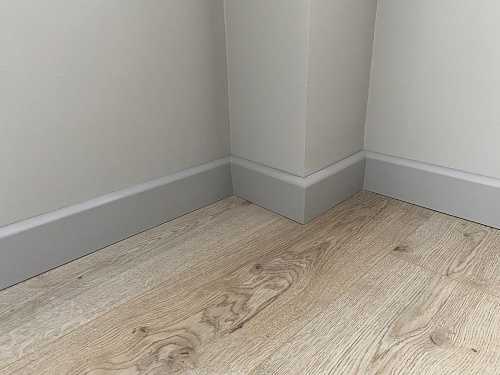 Плинтус МДФ Лука Пл 100-1МДФ.2700.Point line 24062 Айс грей