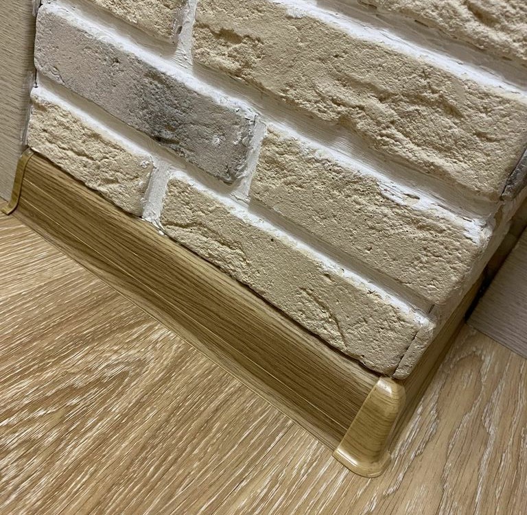 Плинтус ПВХ Волшебная палочка 58мм 2,2м 5808