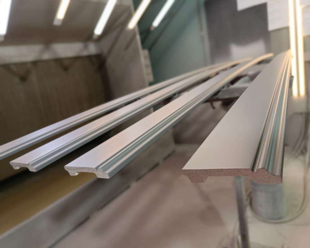 Плинтус полистирол Волшебная Палочка  MSPOL 110 120*15*2000 Окраска включена в стоимость