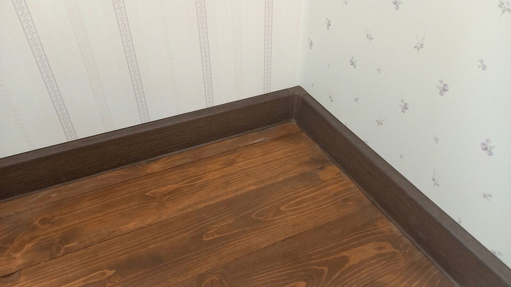 Плинтус ПВХ Волшебная палочка 58мм 2,2м 5808