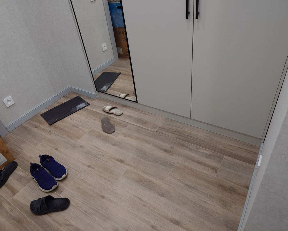 Плинтус из полистирола высокой плотности NMC Wallstyl FL1 Белый