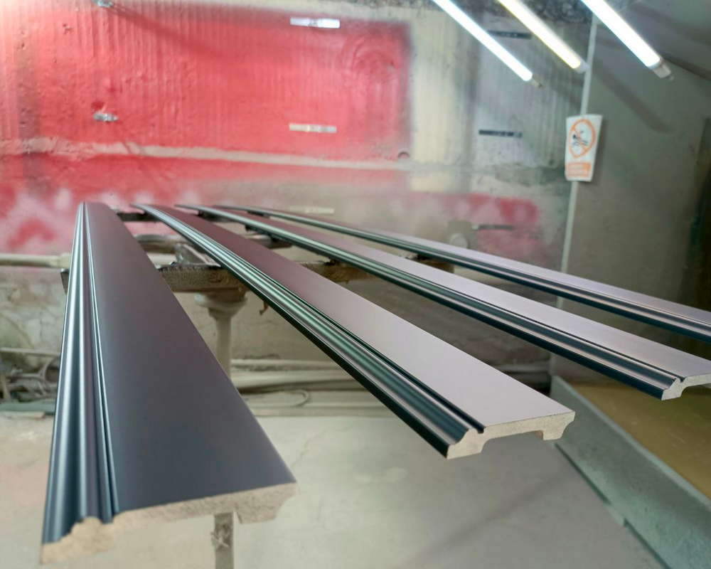 Плинтус полистирол Волшебная Палочка  MSPOL 110 120*15*2000 Окраска включена в стоимость