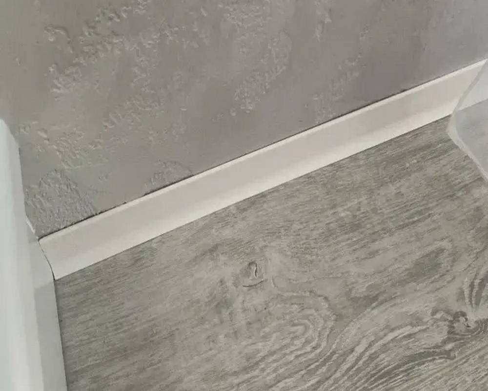 Плинтус из полистирола высокой плотности Волшебная Палочка 60*20*2000. MSPOL 122 Белый под покраску