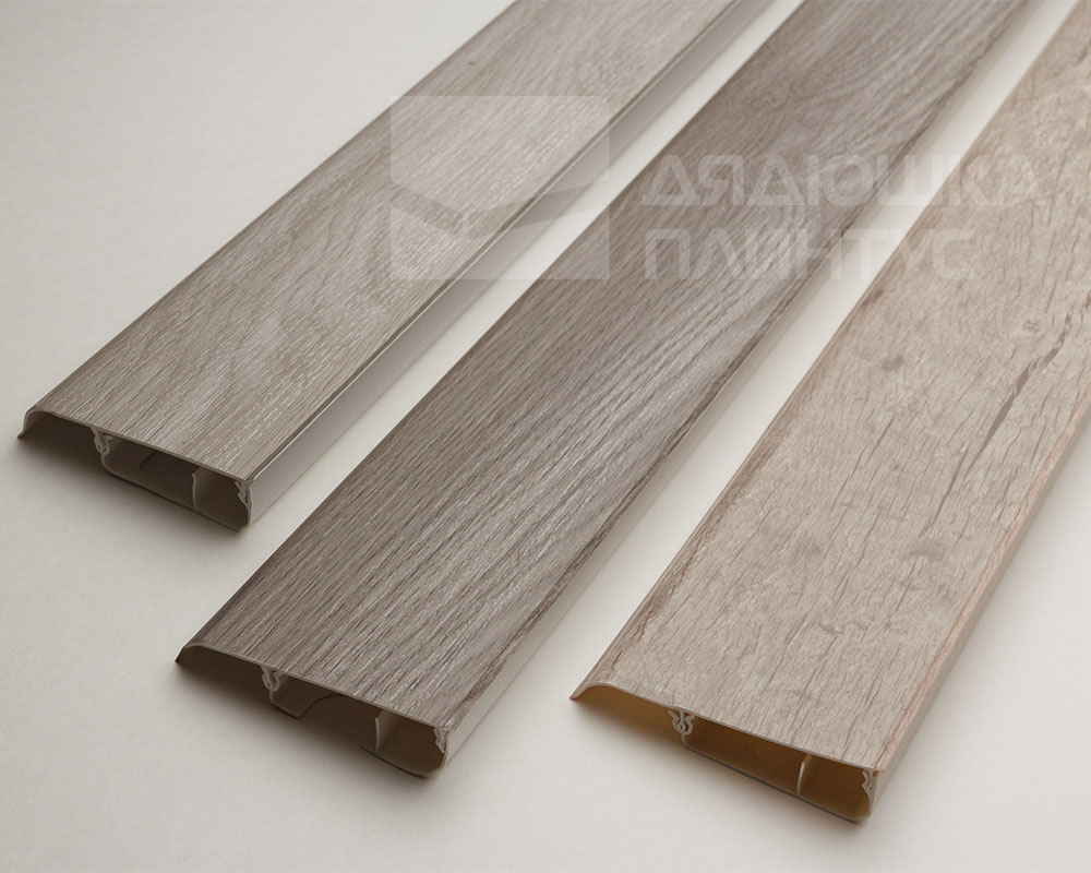 Плинтус ПВХ Salag Lima 72мм 2,5м. Белый Embossing